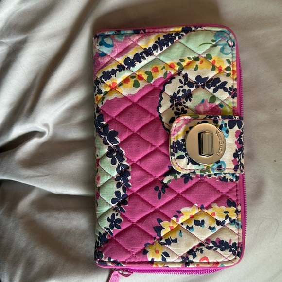 Vera Bradley lock wallet - Picture 1 of 6